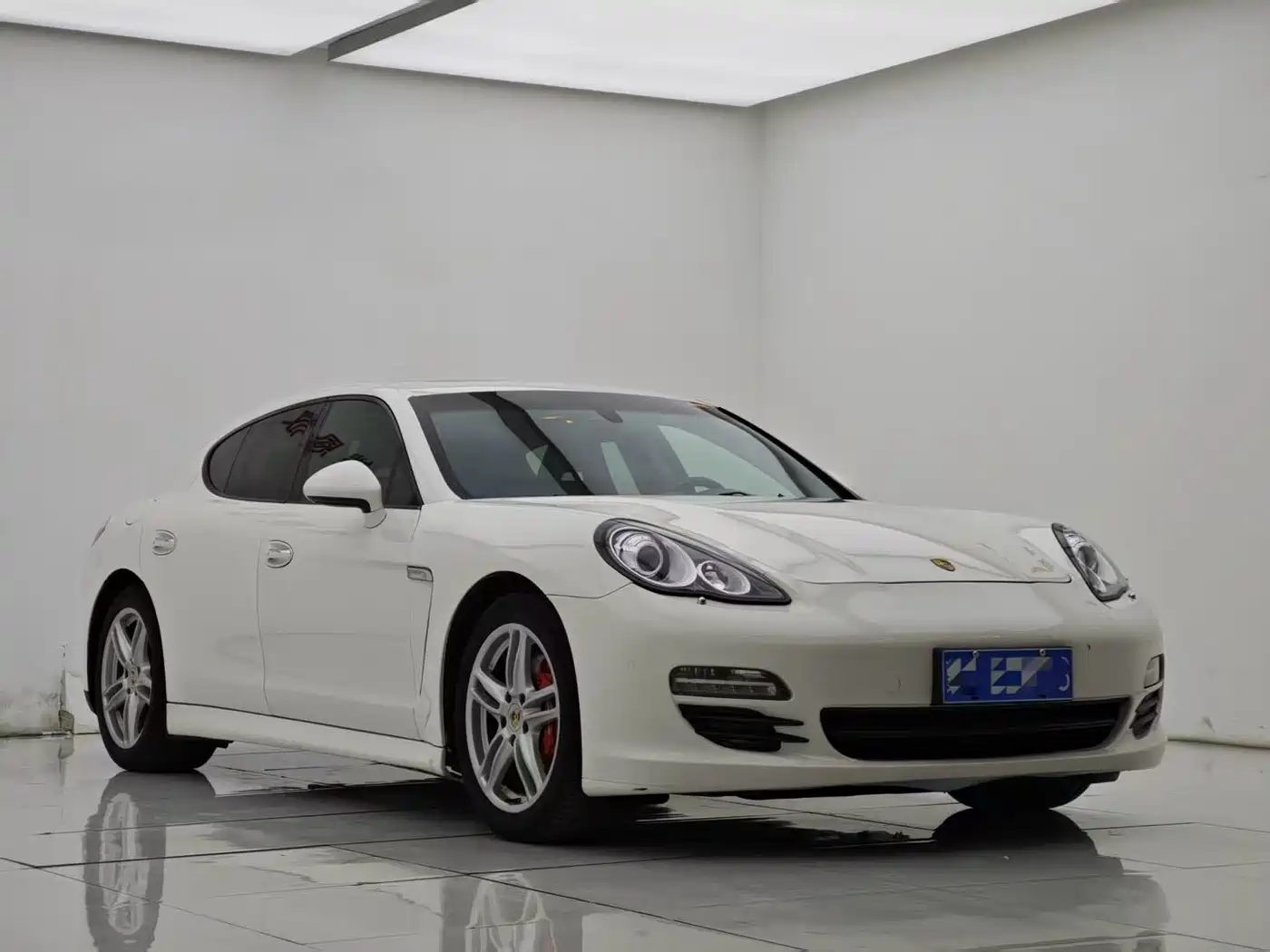 Porsche Panamera 2013 Panamera Platinum Edition 3.6L фото 3