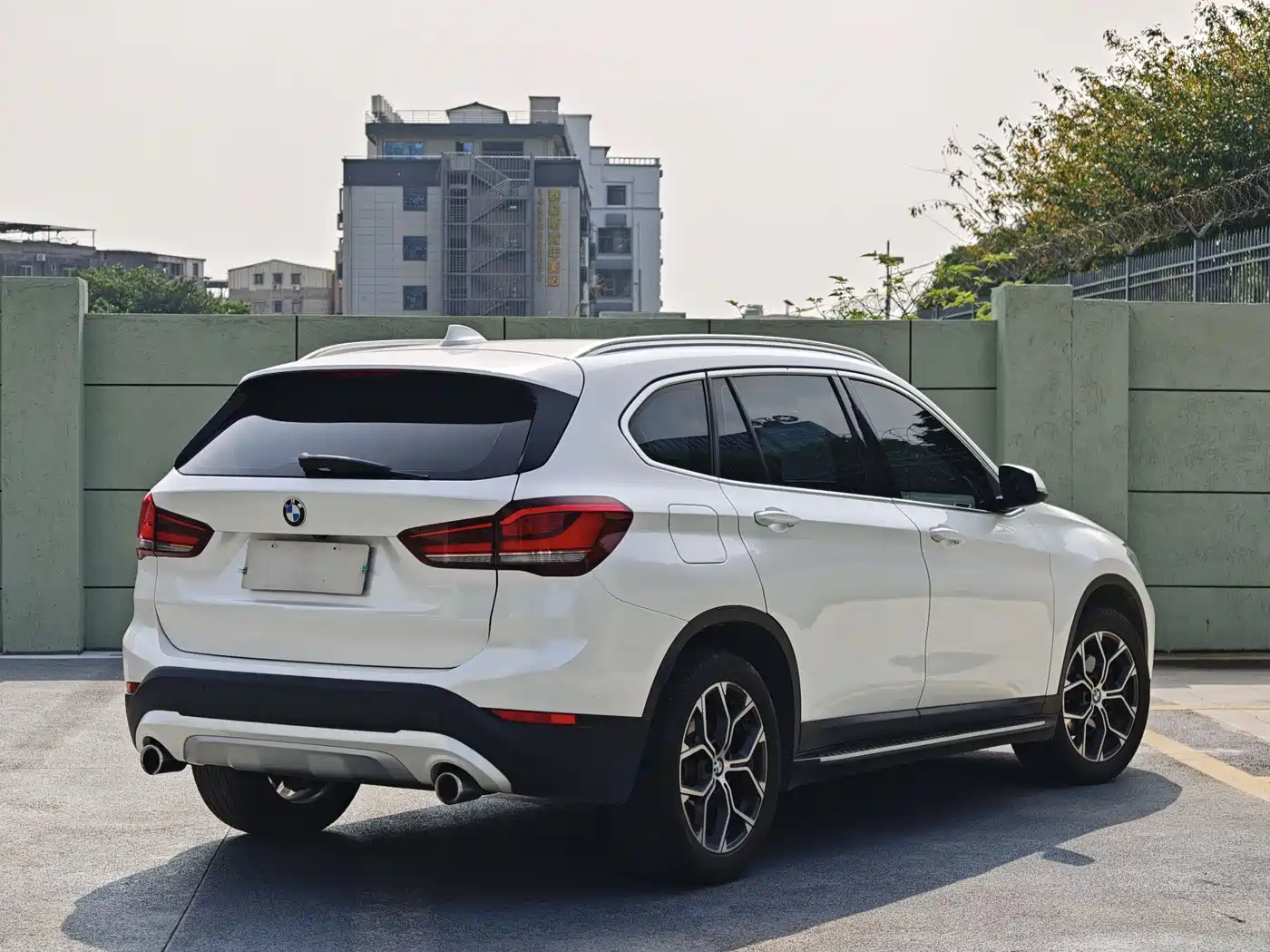 BMW X1 2022 sDrive20Li Fashion фото 14