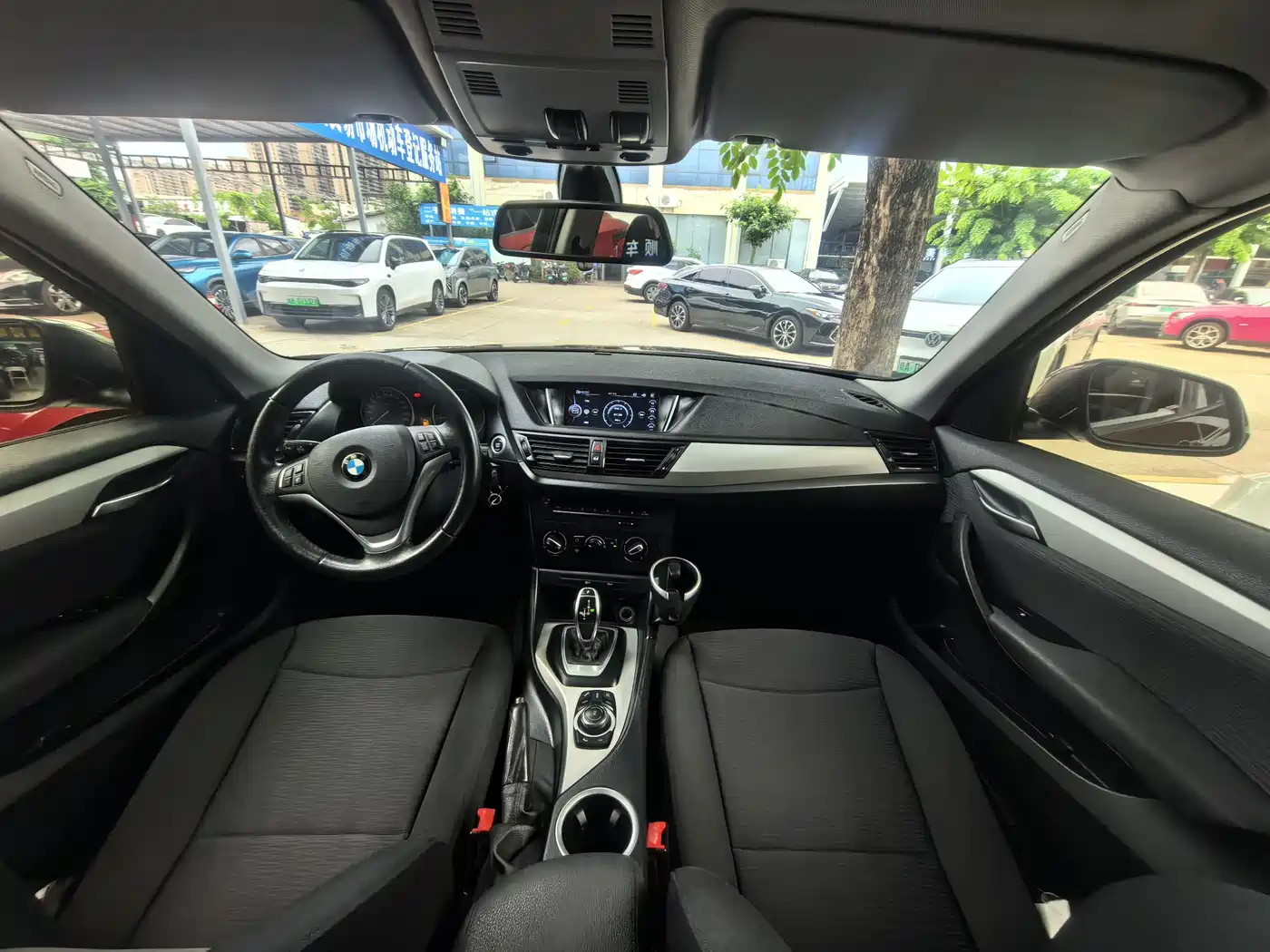 BMW X1 2014 sDrive18i Fashion Edition фото 18