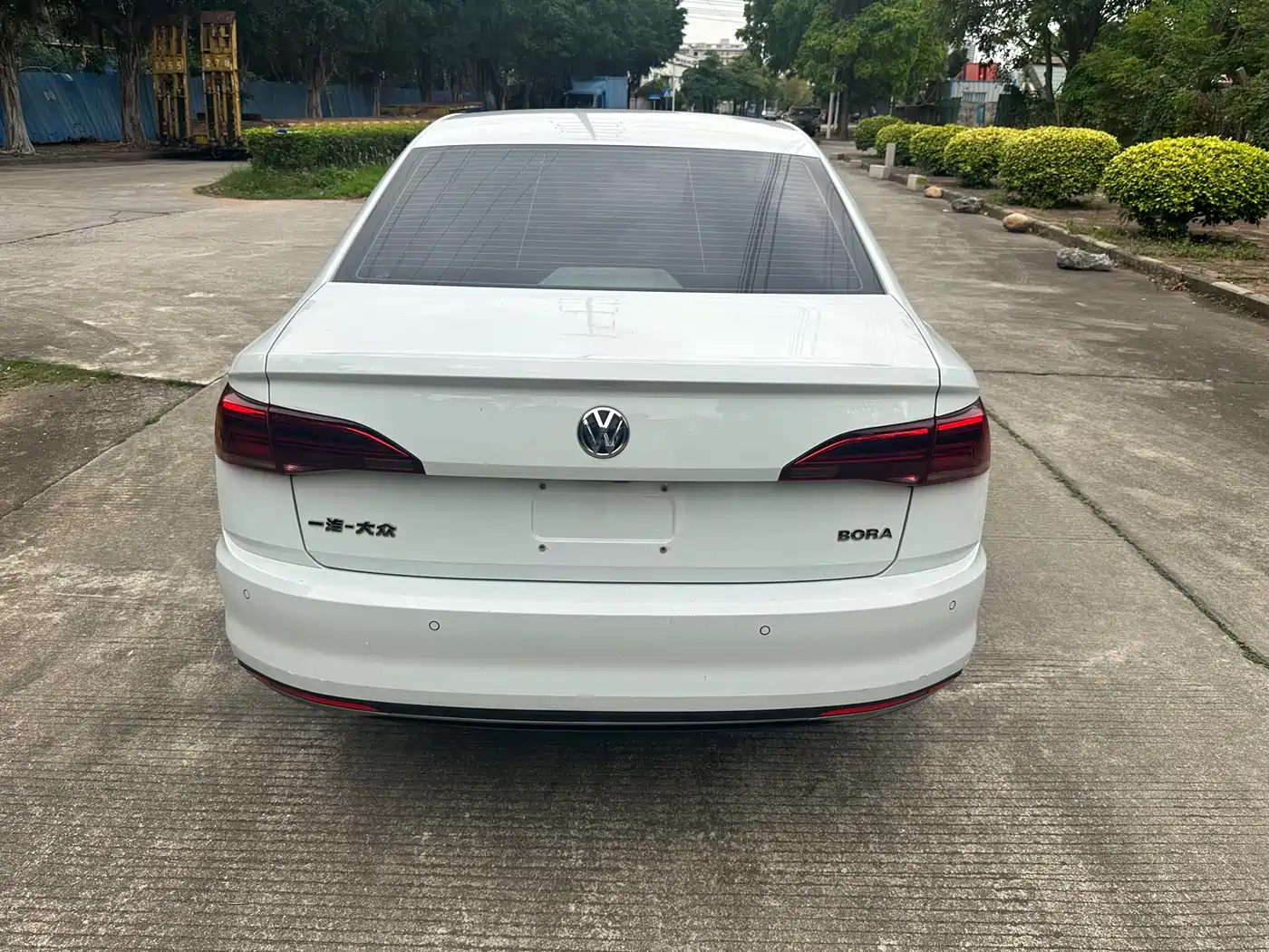 VOLKSWAGEN BORA