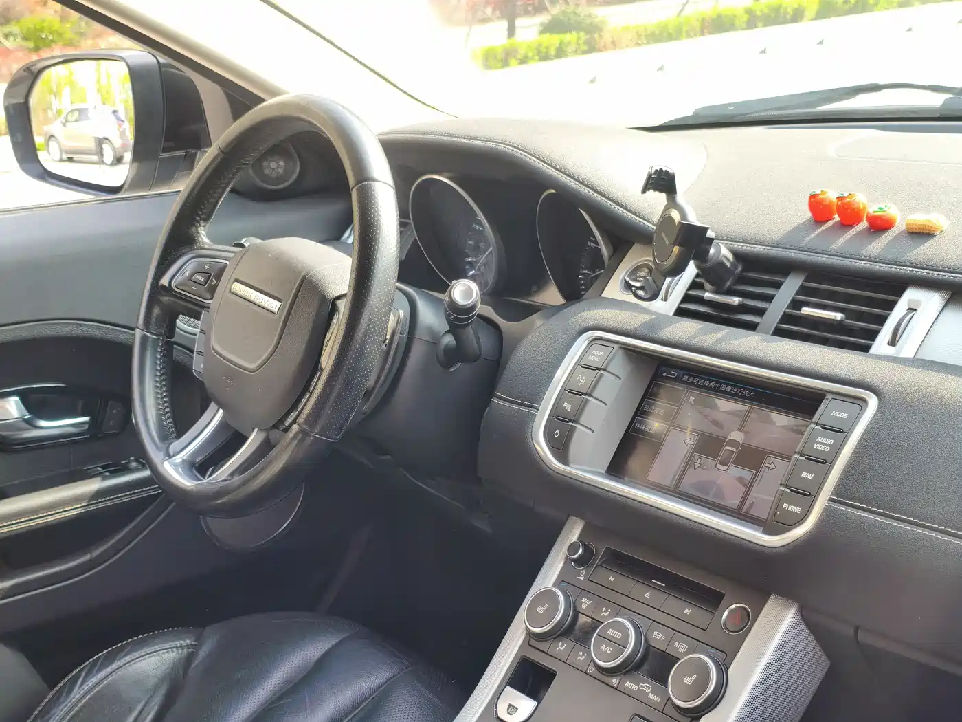 Land Rover Range Rover Evoque (Import) 2012 2.0T 3-door Sport Edition фото 16