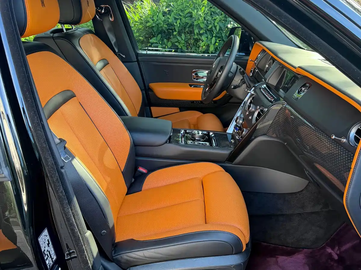Rolls-Royce Cullinan 2023 2024 Black Badge