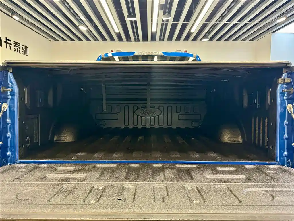FORD F-150 RAPTOR