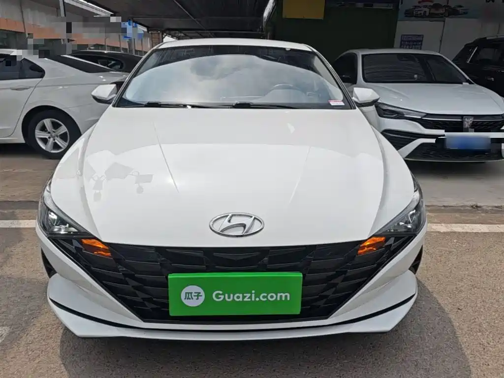 Hyundai Elantra 2022 1.5L CVT GLS Leading Edition фото 3