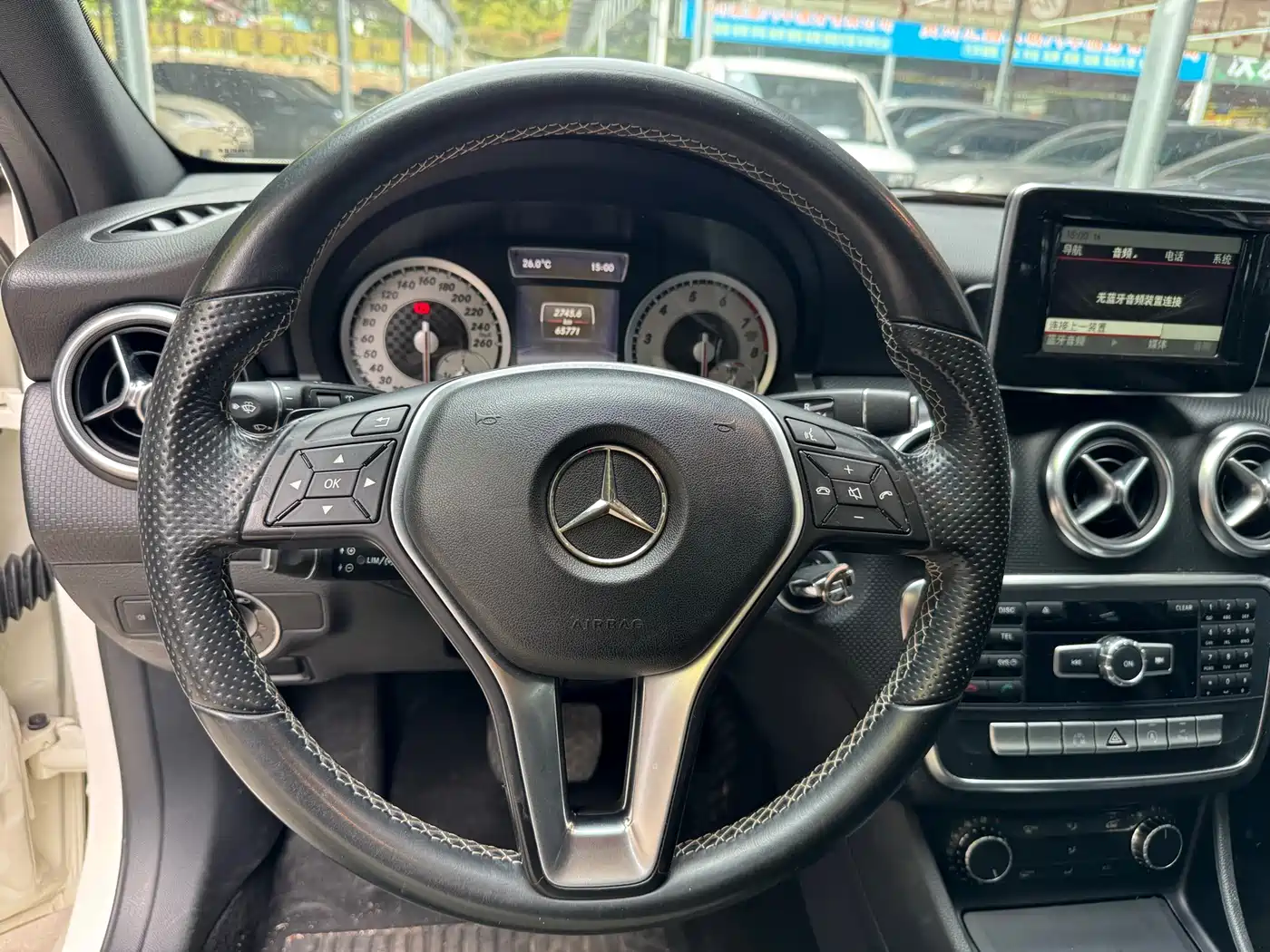 Mercedes-Benz A-Class (Import) 2015 A 200 Fashion фото 10