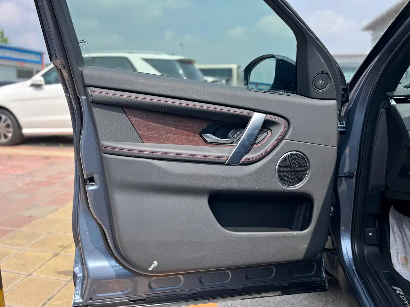 Land Rover Discovery Sport 2020 249PS R-Dynamic Performance фото 8