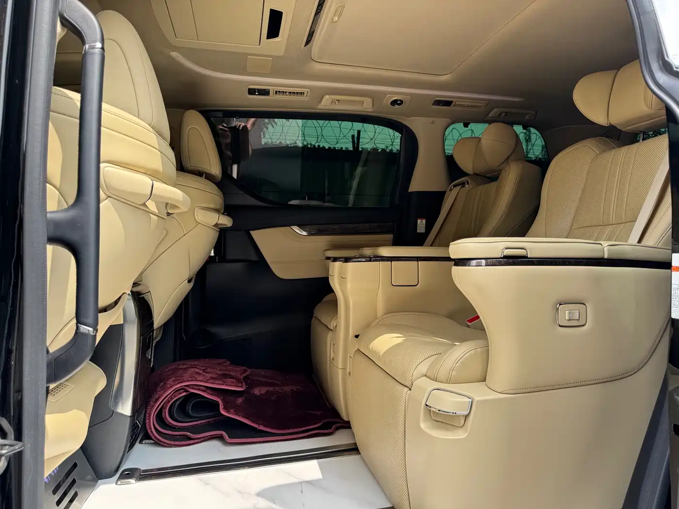 Toyota Alphard 2020 Hybrid 2.5L Premium Edition фото 14