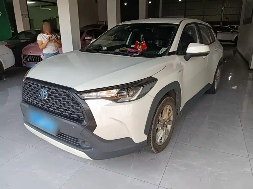Фото 2 - Toyota Corolla Cross