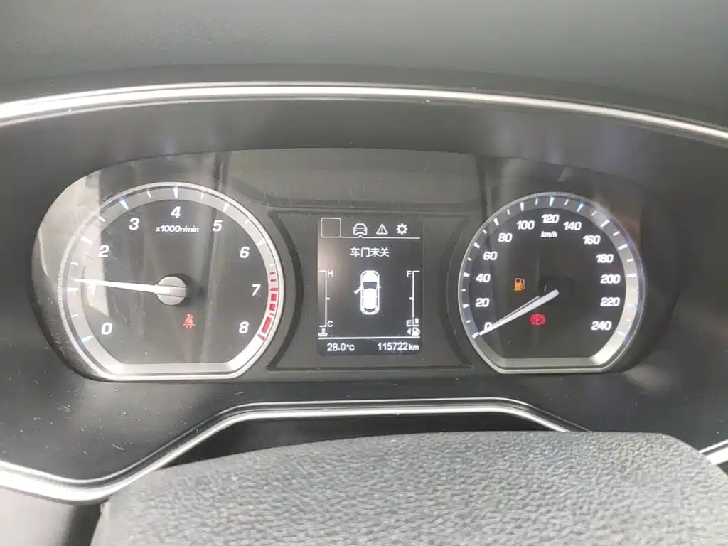Фото 12 - Changan Oshan X7