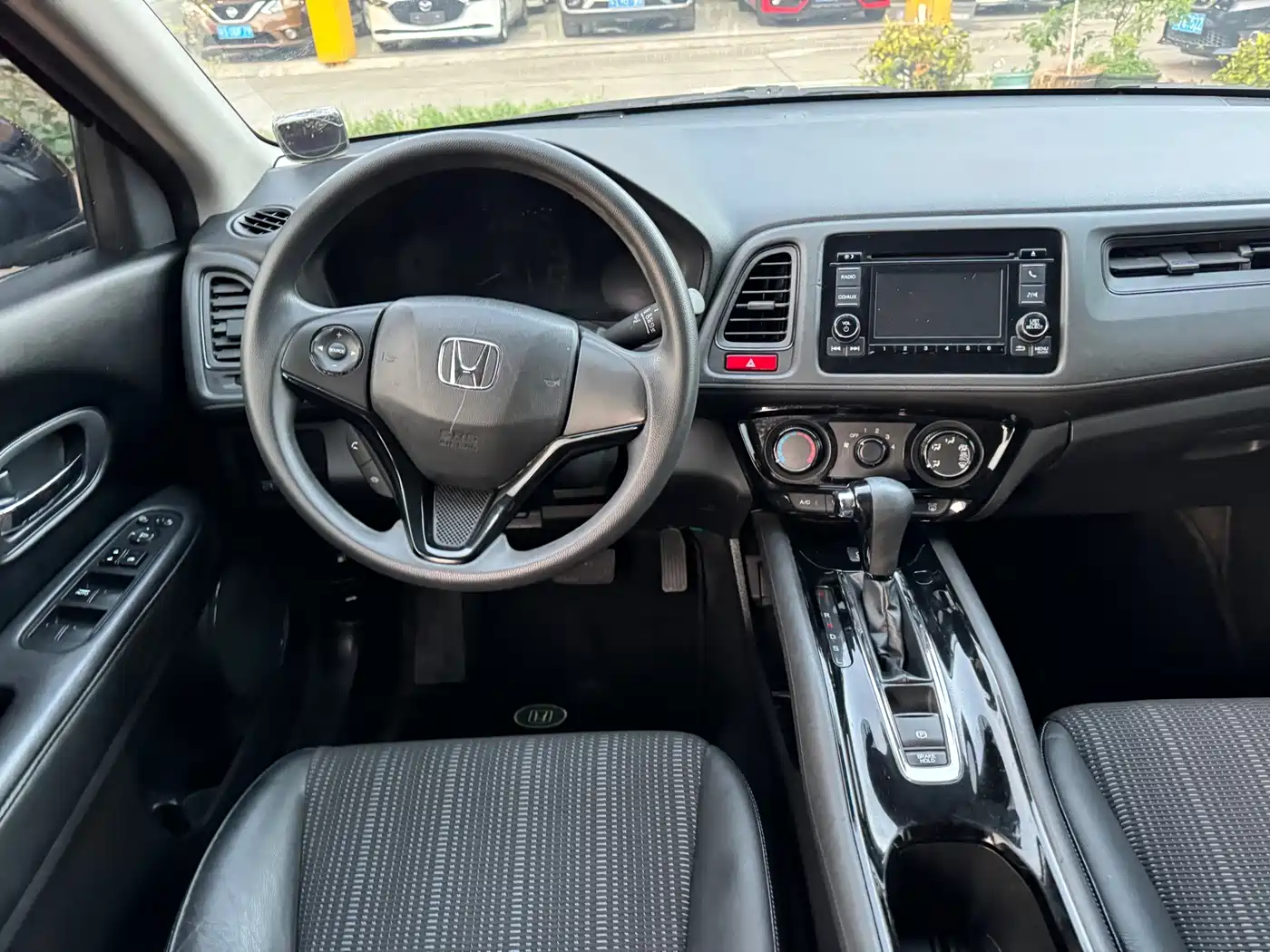 Honda Vezel 2015 2015 1.8L CVT FWD Elite