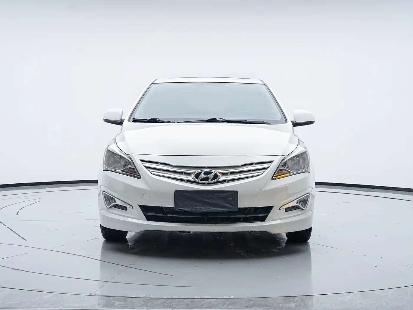 Hyundai Reina 2014 Model 1.4L Automatic GLX фото 2