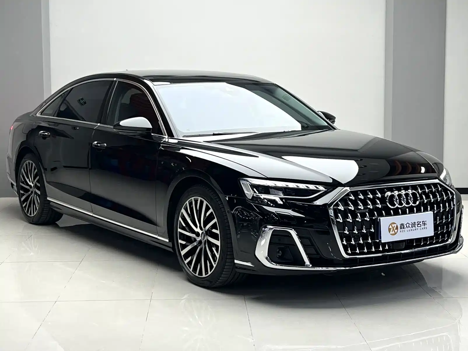 Photo 2 - Audi A8