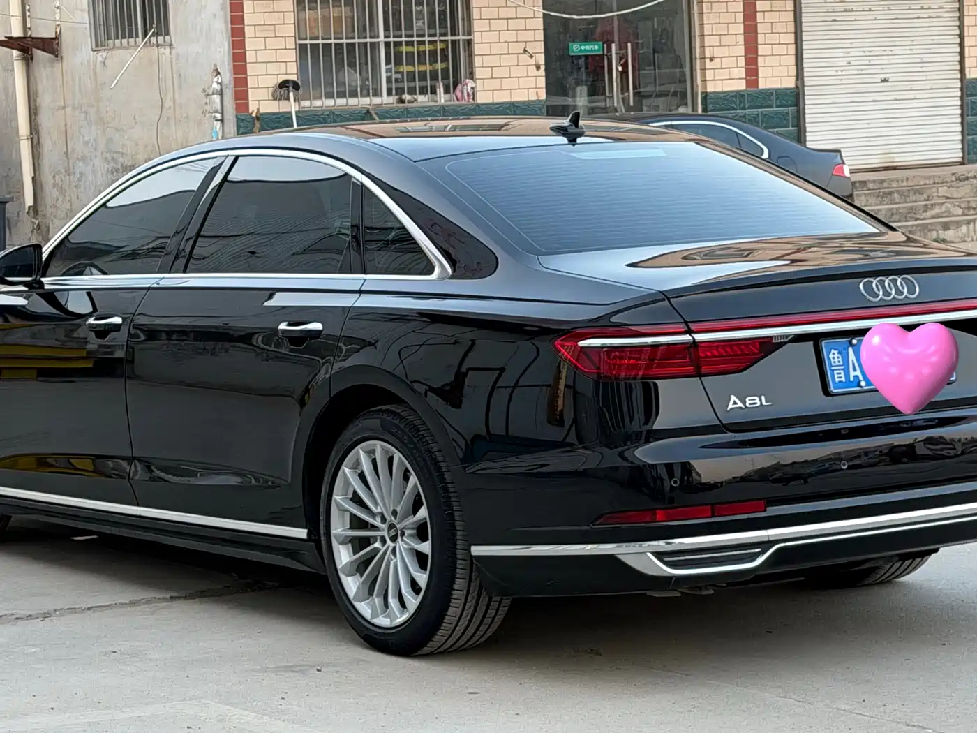 AUDI A8