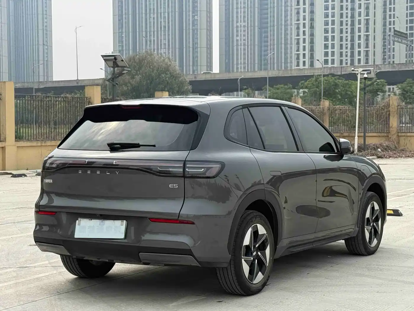 GEELY GALAXY GALAXY E5