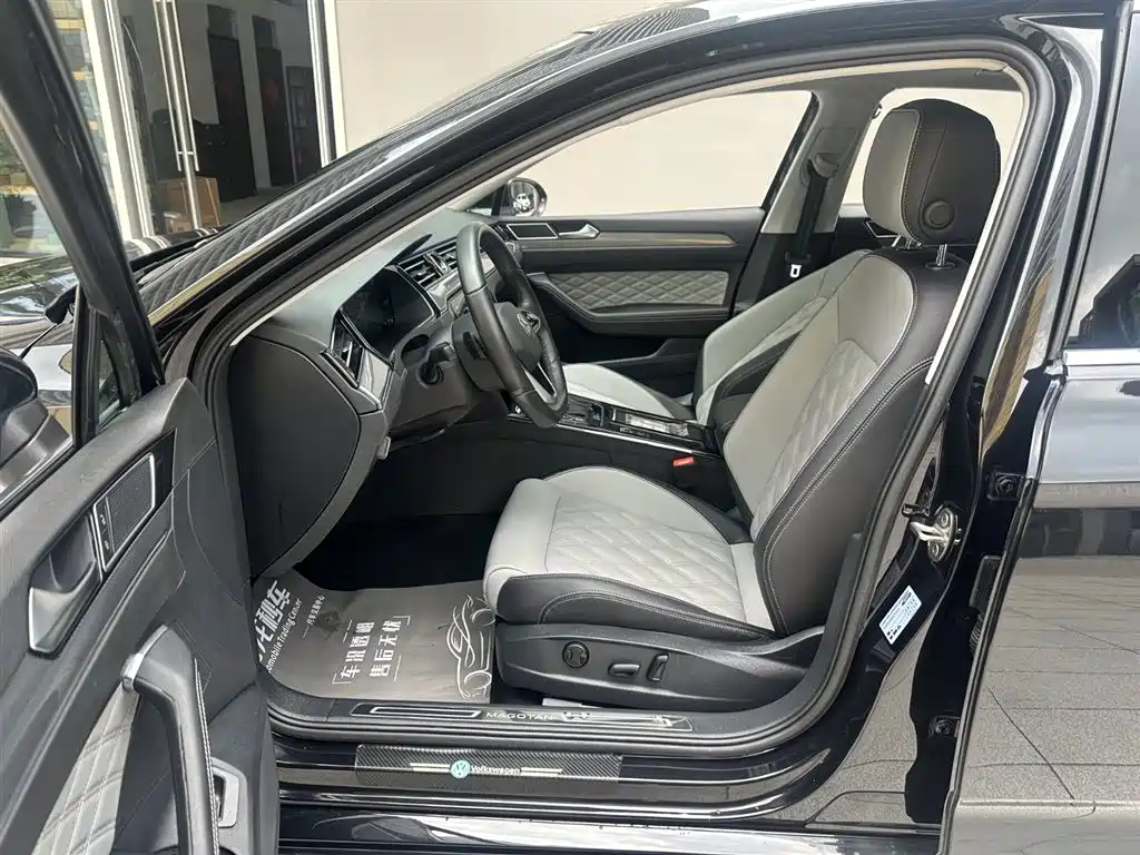 Volkswagen Magotan 2023 2 Million Units Anniversary Edition 330TSI DSG Leading Type фото 6
