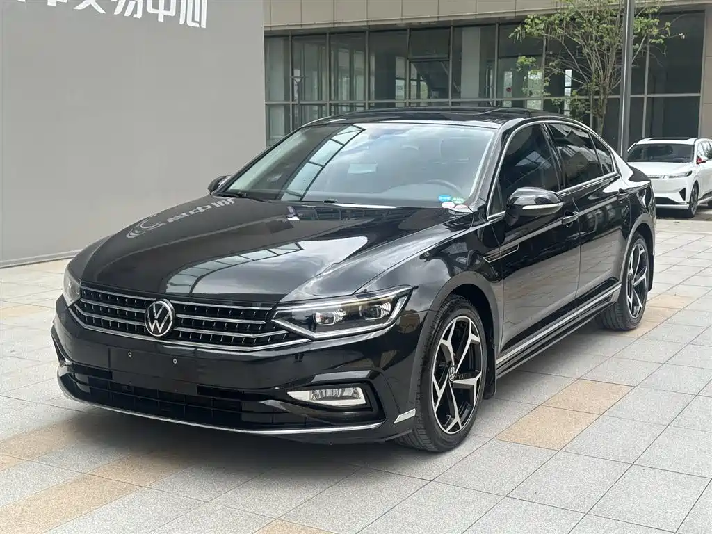 Volkswagen Magotan 2023 2 Million Units Anniversary Edition 330TSI DSG Leading Type фото 2
