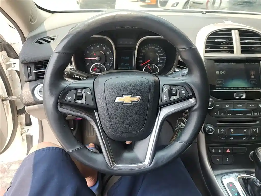 Chevrolet Malibu 2013 2.0L Automatic Luxury Edition фото 11