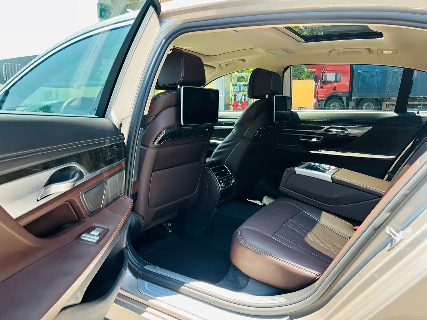 Фото 7 - BMW 7 Series
