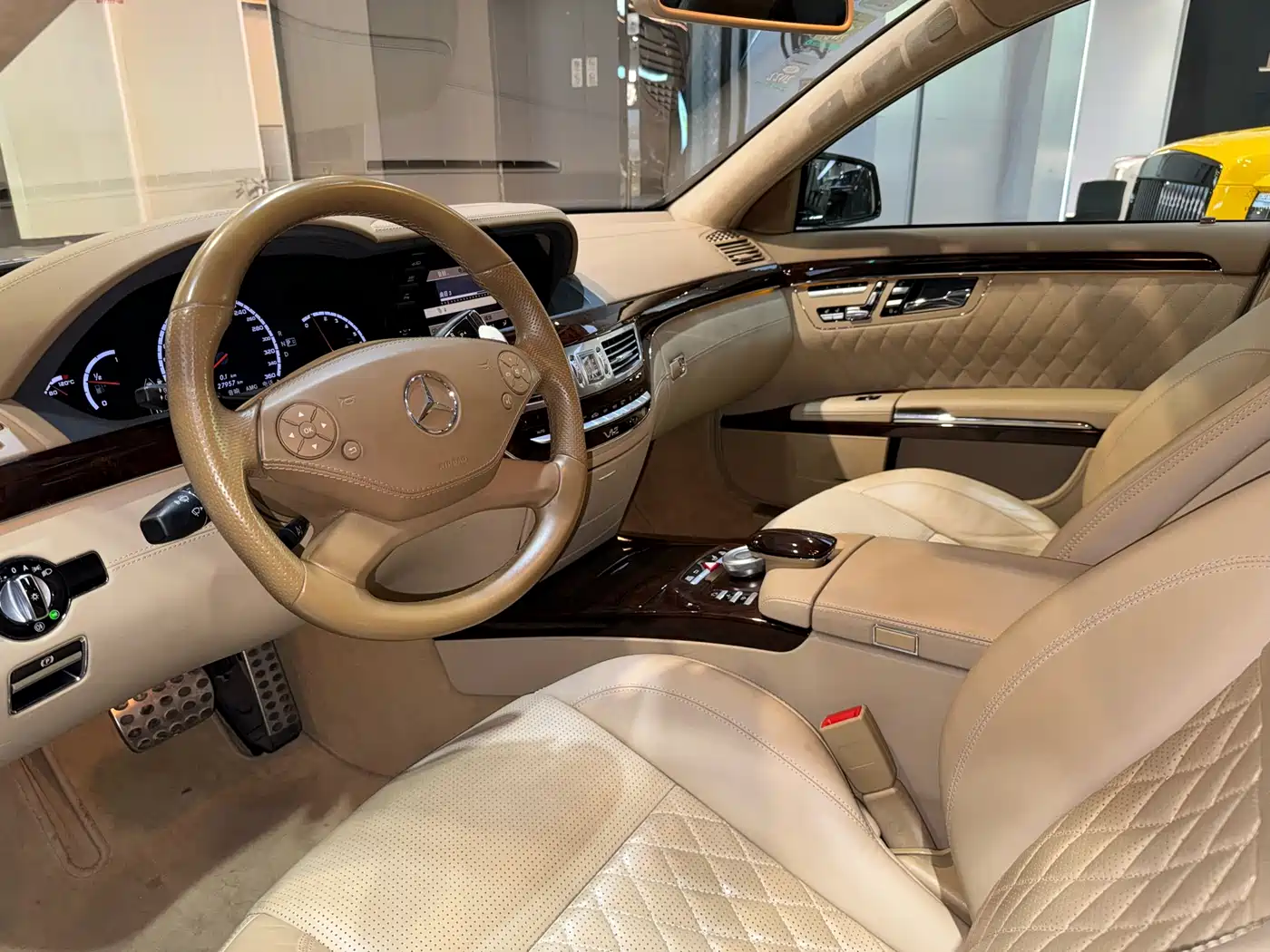 Mercedes-Benz S-Class AMG 2010 AMG S 65 фото 17