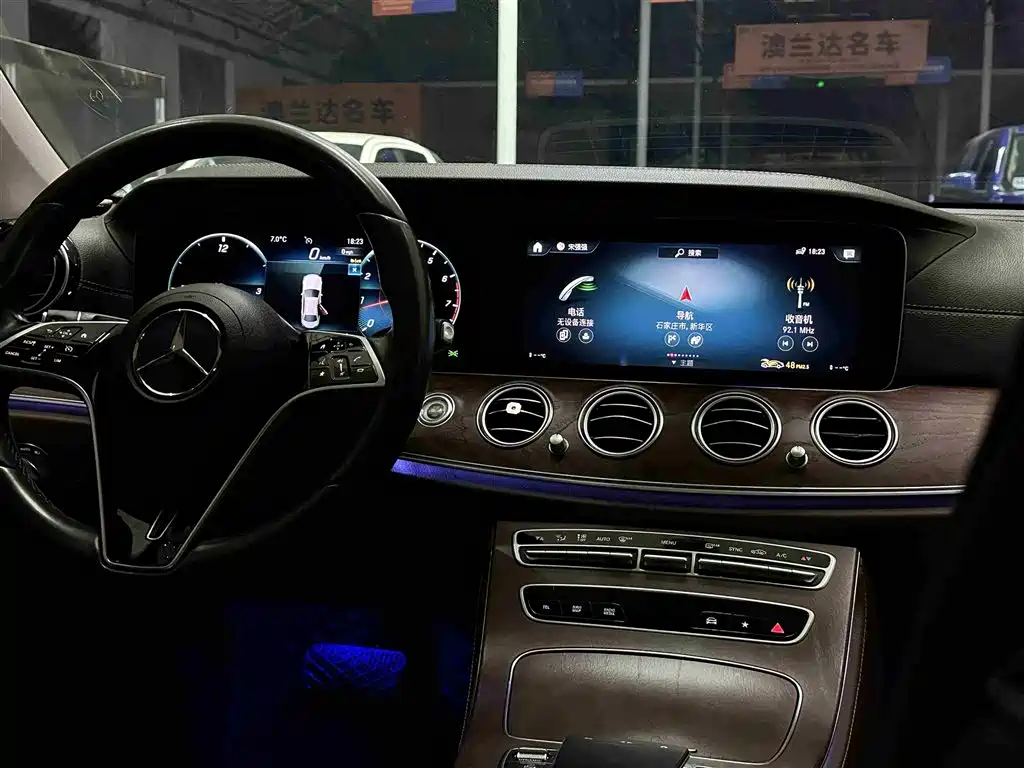 MERCEDES-BENZ E CLASS