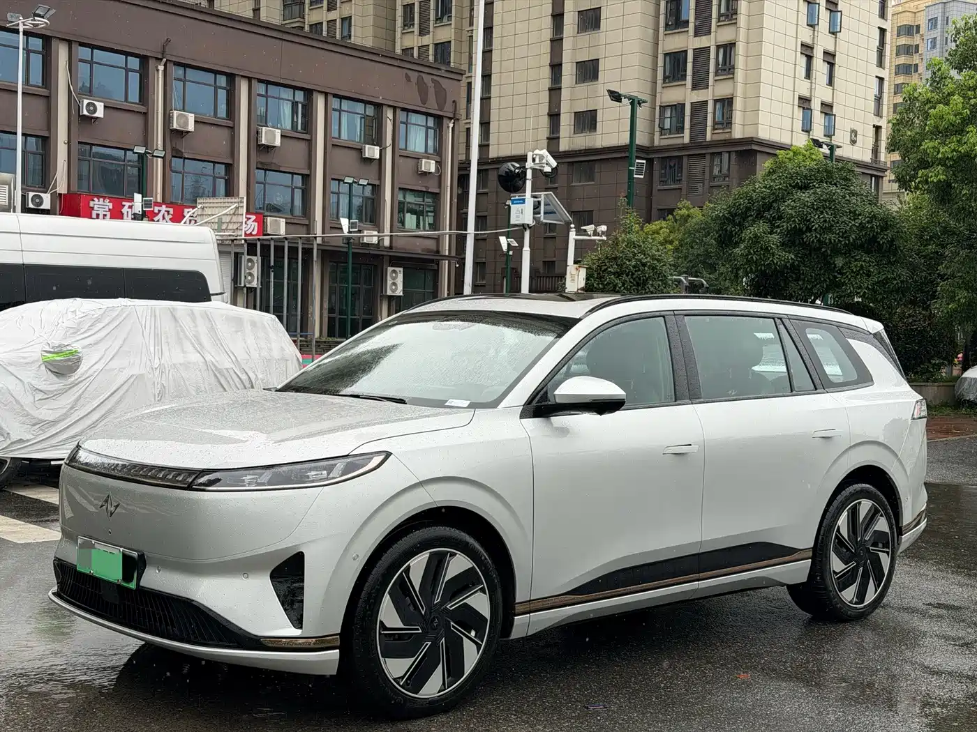 Dongfeng Yipai eπ008