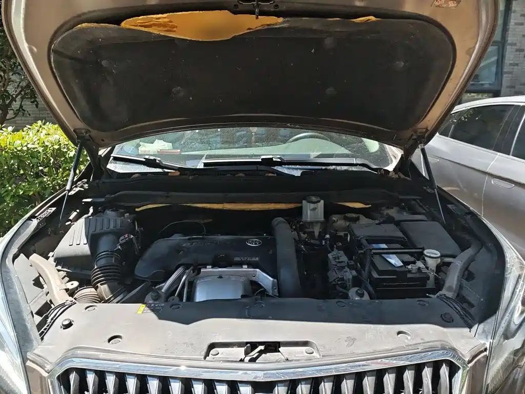 Photo 11 - Buick Envision Plus