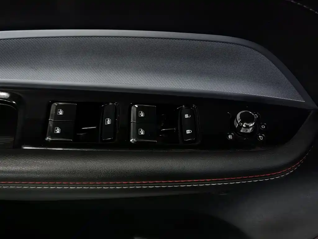 CHANGAN Z6