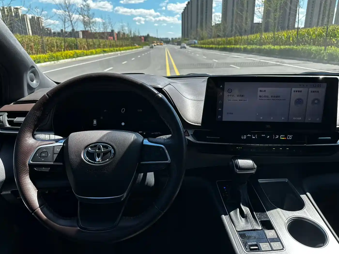 Фото 6 - Toyota Granvia