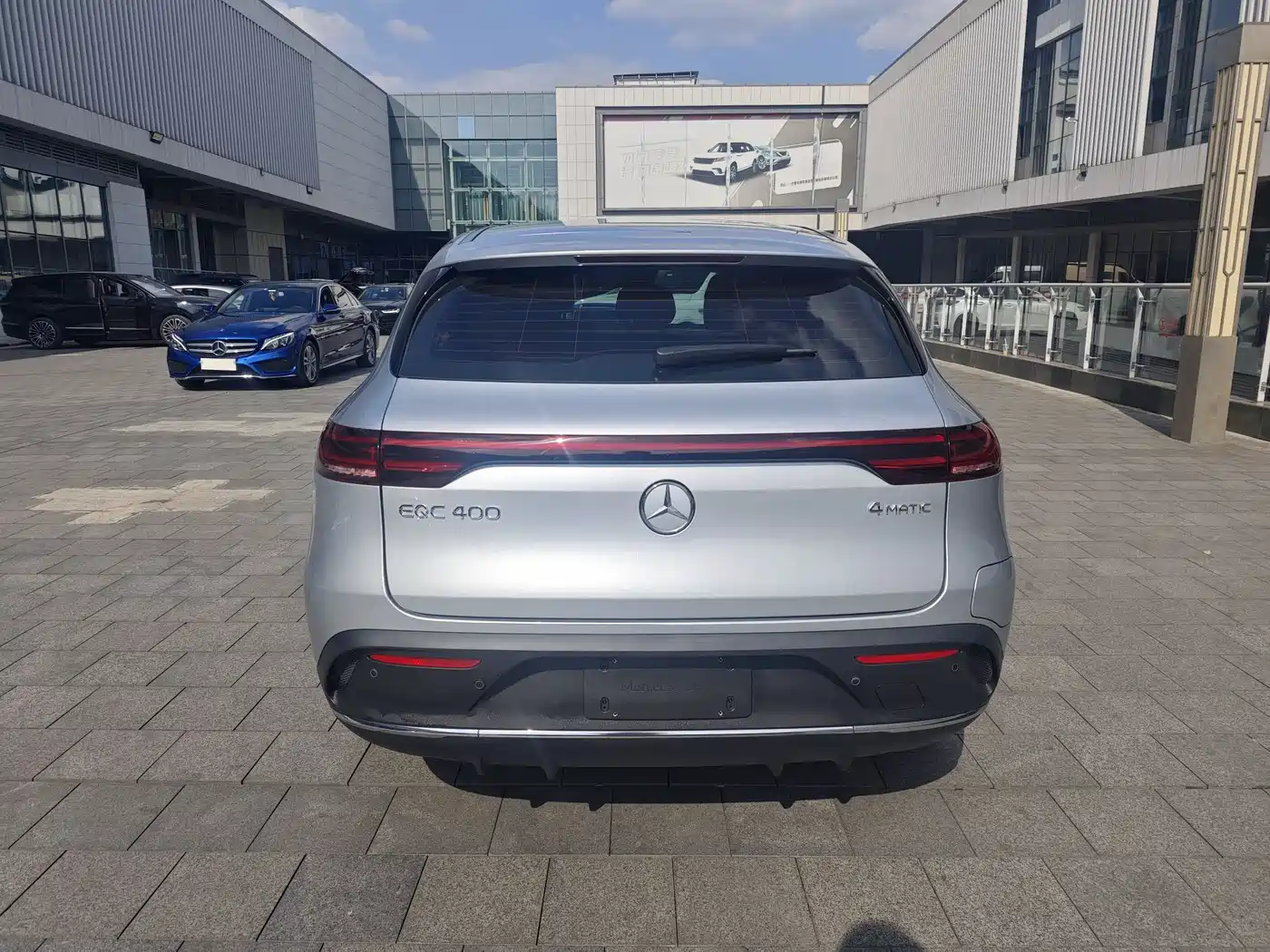 MERCEDES-BENZ EQC
