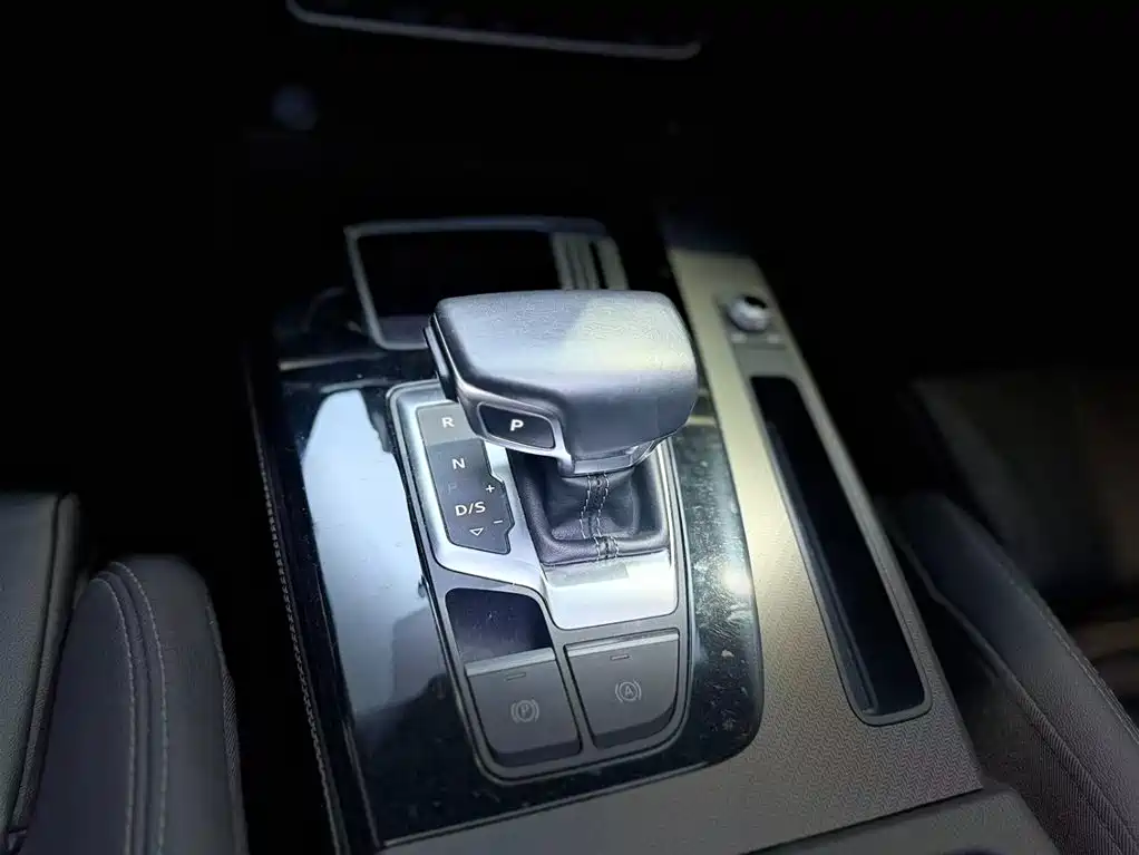 Audi Q5L 2022 40T Luxury Dynamic фото 13
