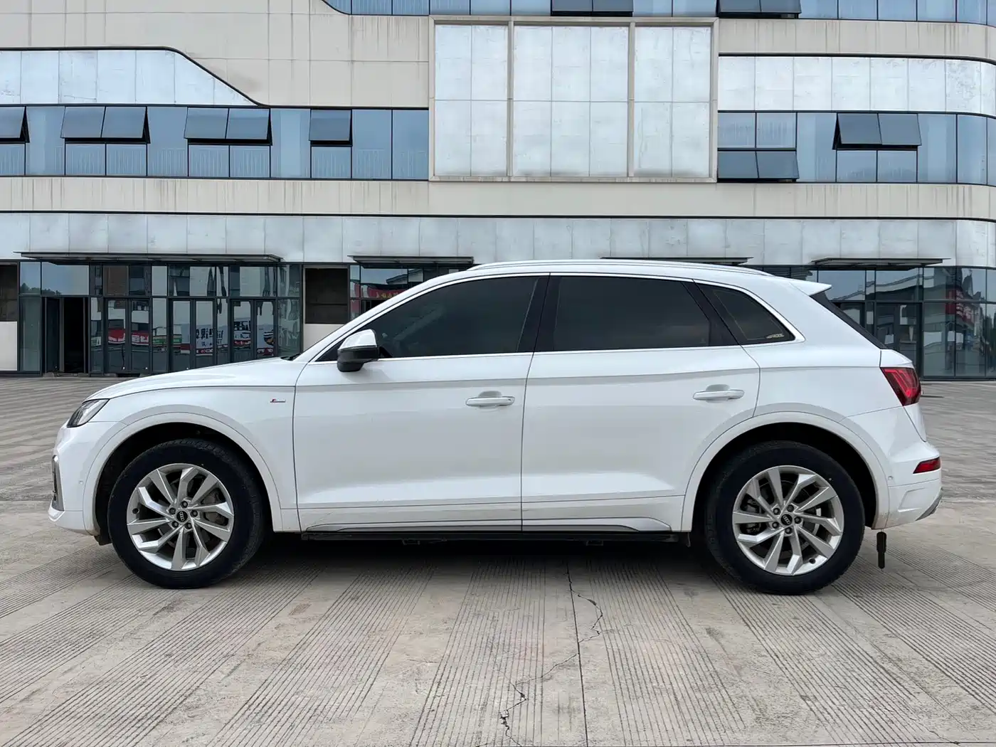 Audi Q5L 2022 40T Luxury Dynamic фото 8