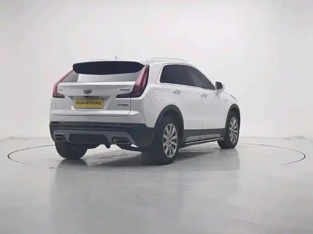 CADILLAC XT4
