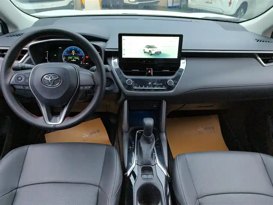 Toyota Frontlander 2024 2.0L CVT Elite Plus Edition фото 12