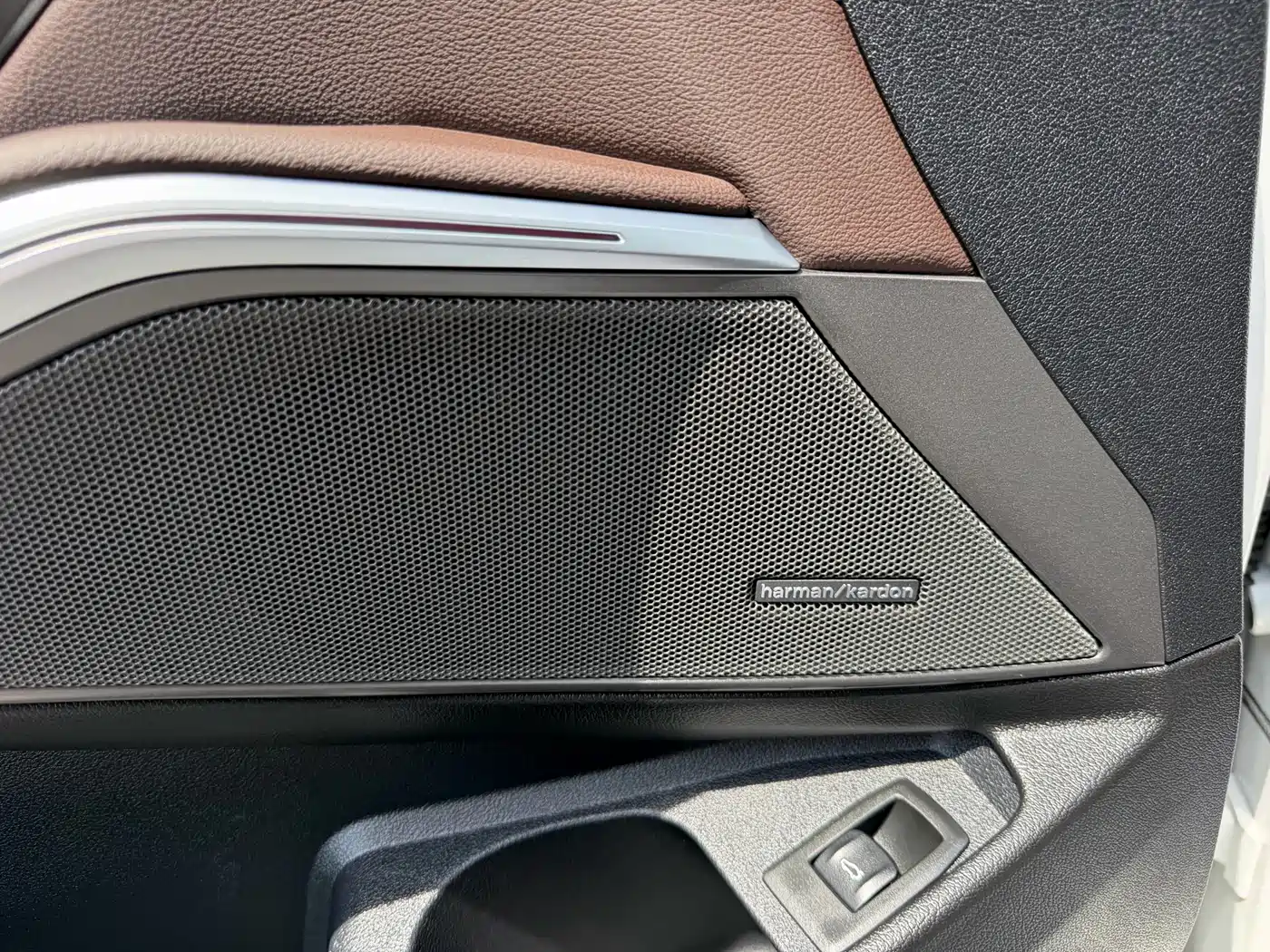 BMW 3 Series 2024 325Li M Sport Shadowline Package фото 9