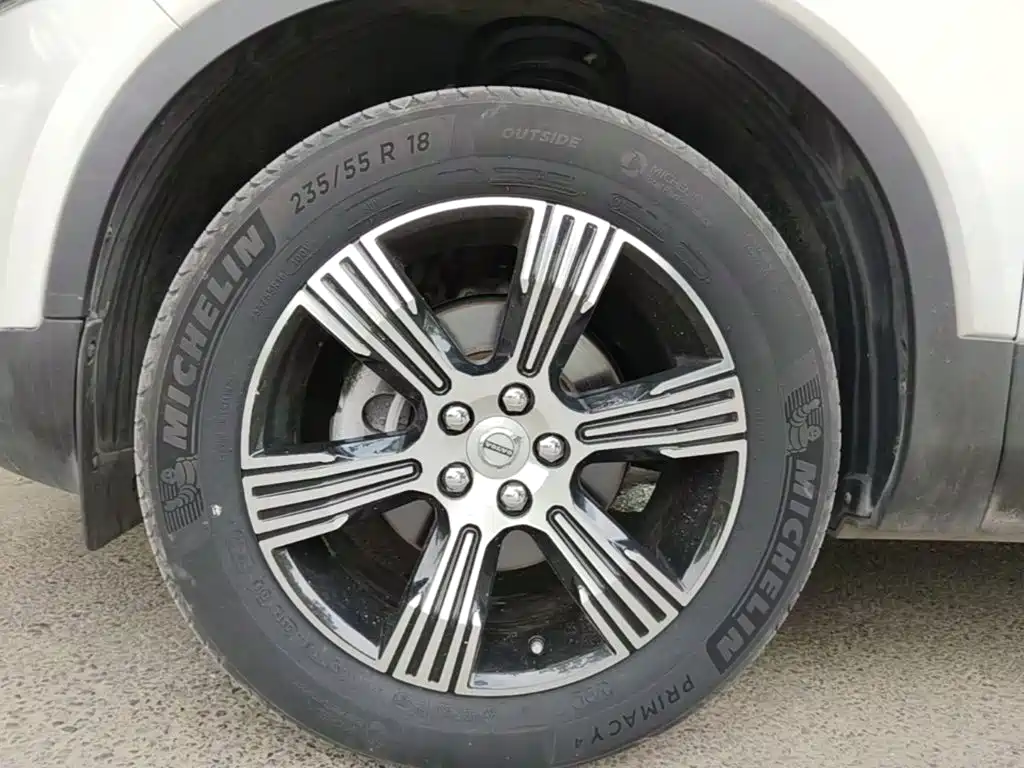 صورة 23 - Volvo XC40
