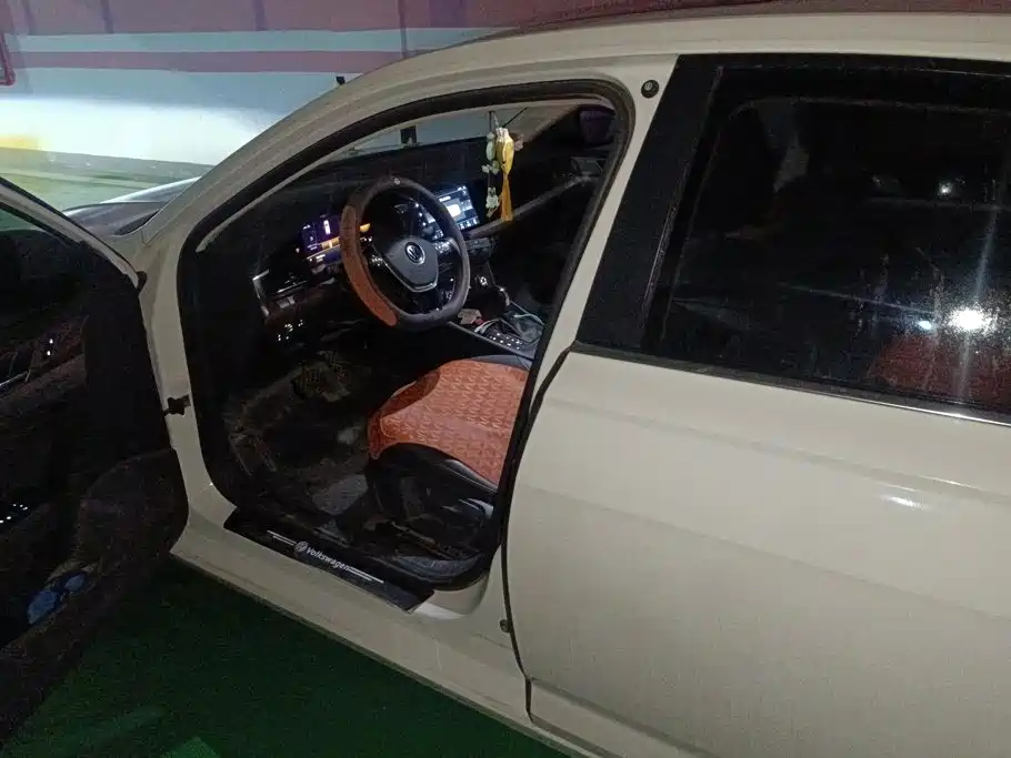 Photo 9 - Volkswagen Lavida