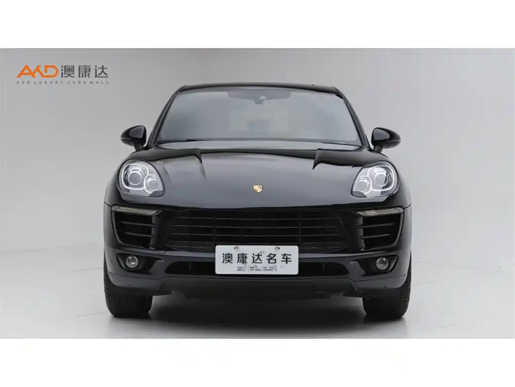 Photo 2 - Porsche Macan