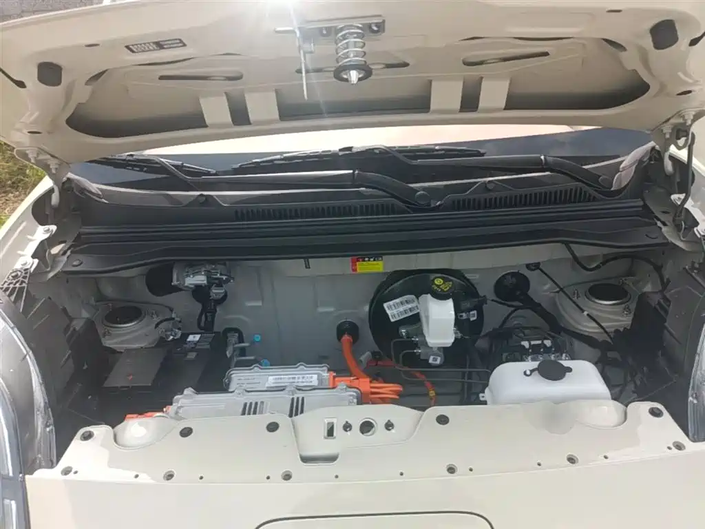 Wuling Motors Hongguang MINIEV 2026 2025 4-Door Advanced
