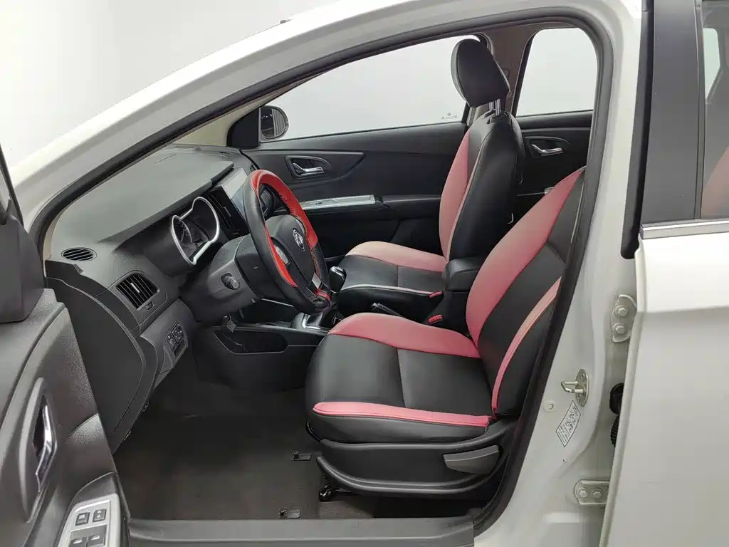 Dongfeng Aeolus Dongfeng Fengshen AX3 2017 2016 1.5L Manual Trendy Cool Edition