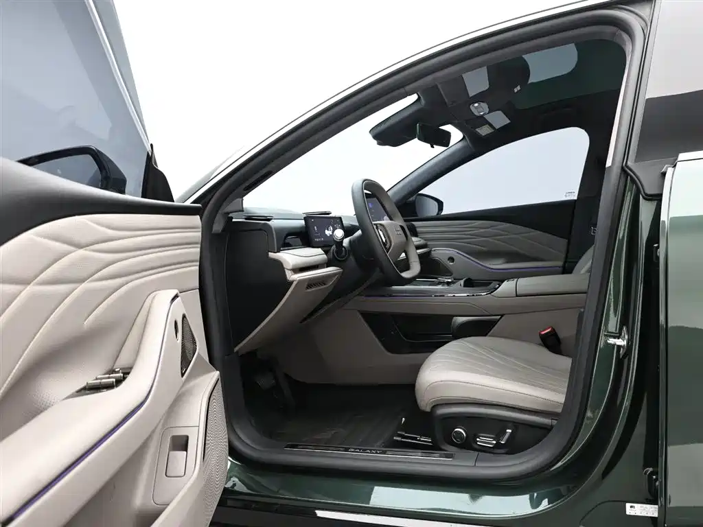 Geely Galaxy Galaxy Xingyao 8 2025 130km EM-P Starship Edition фото 9