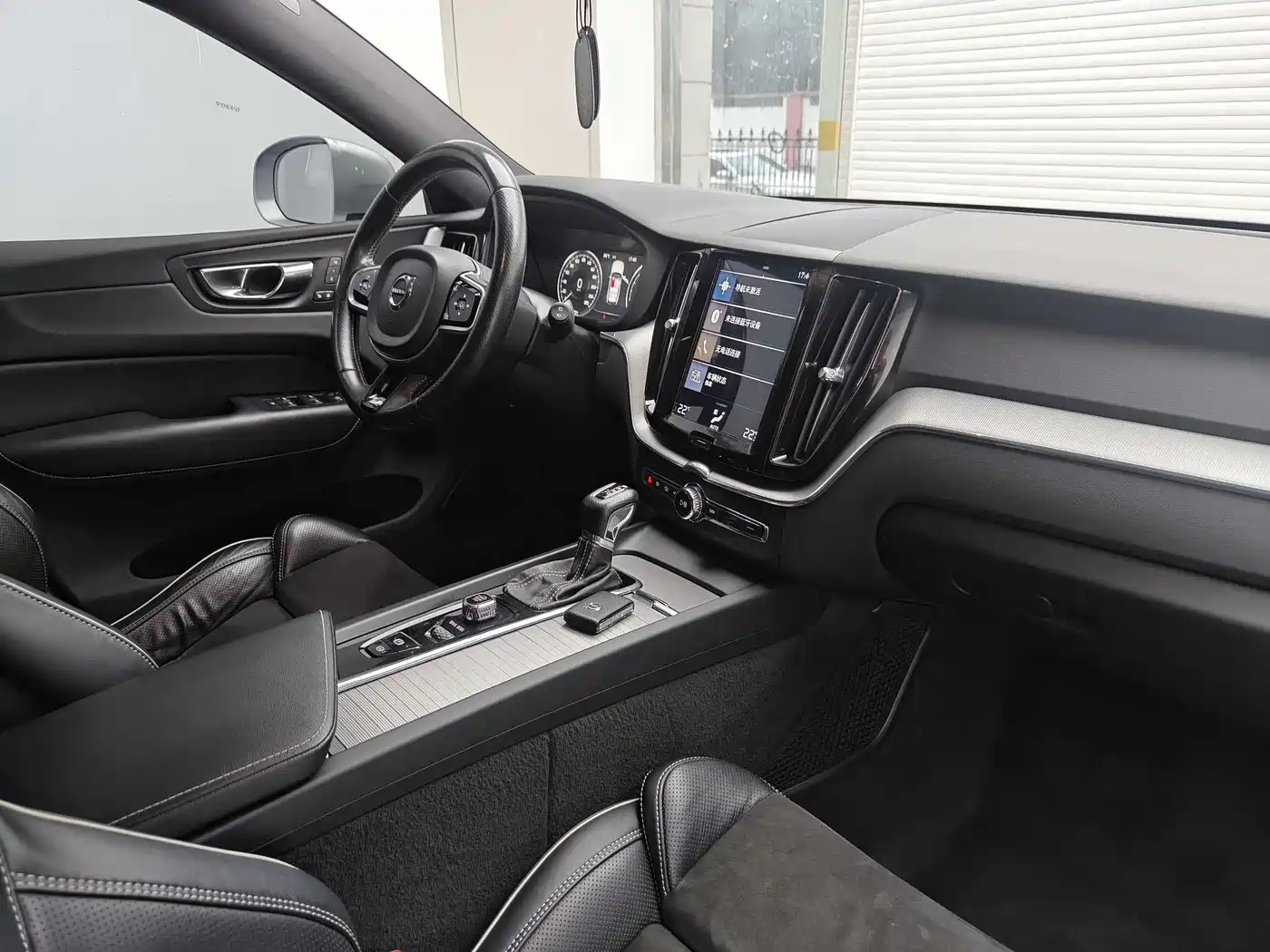 Фото 14 - Volvo XC60