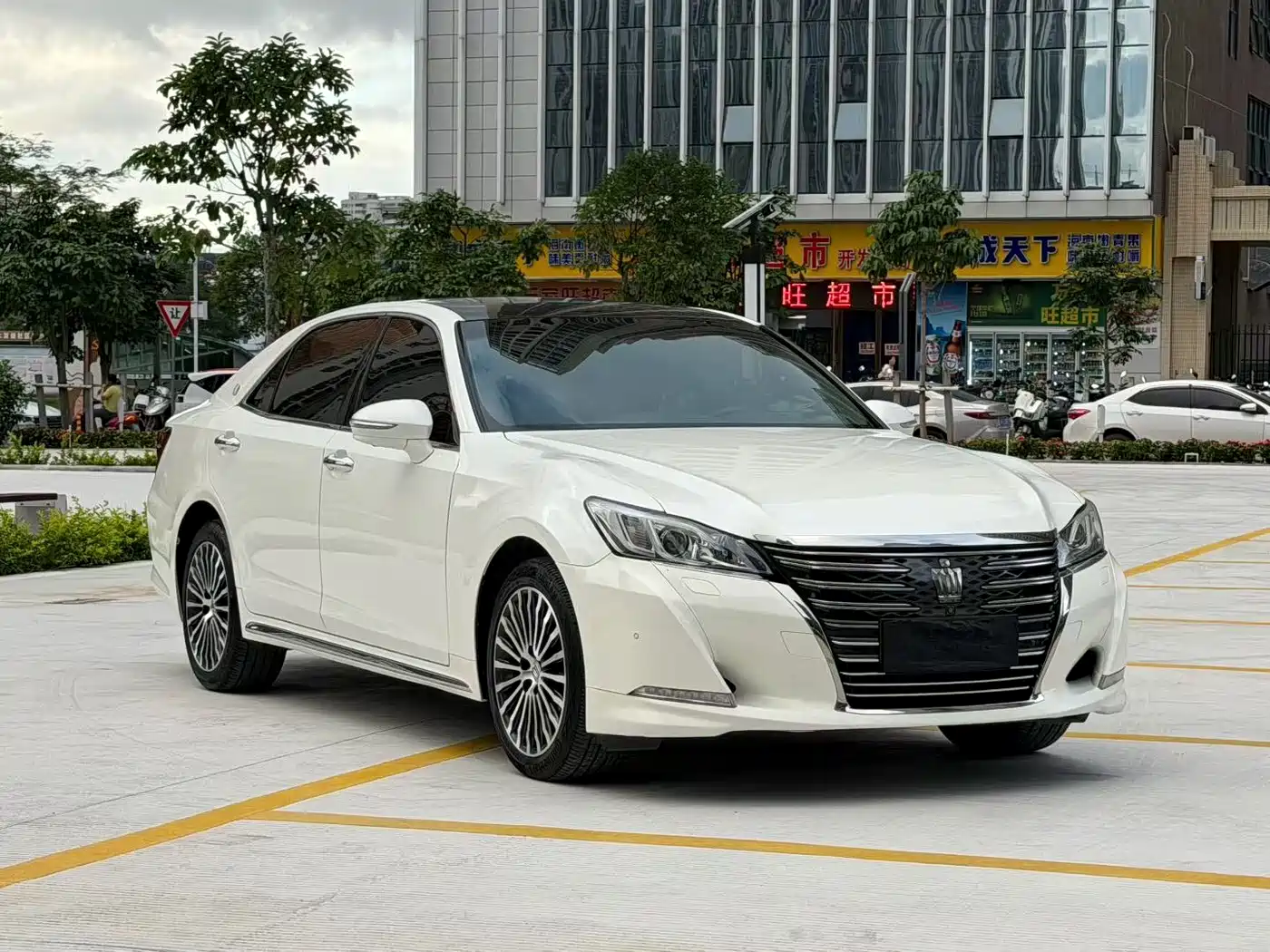 Toyota Crown 2018 2.0T Sport Edition фото 3