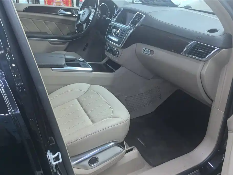 Mercedes-Benz M-Class фото 8