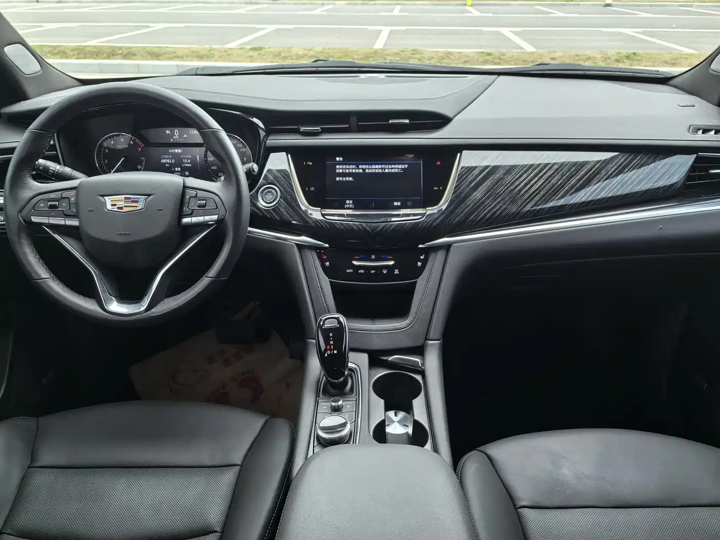 CADILLAC XT6