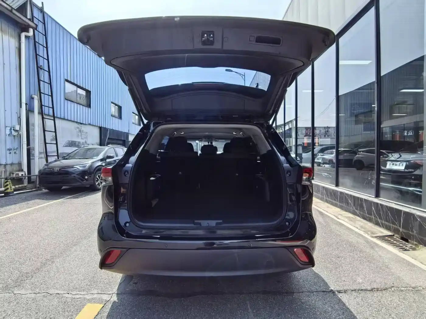 TOYOTA HIGHLANDER