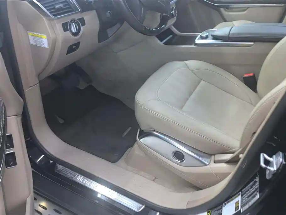 Mercedes-Benz M-Class фото 9