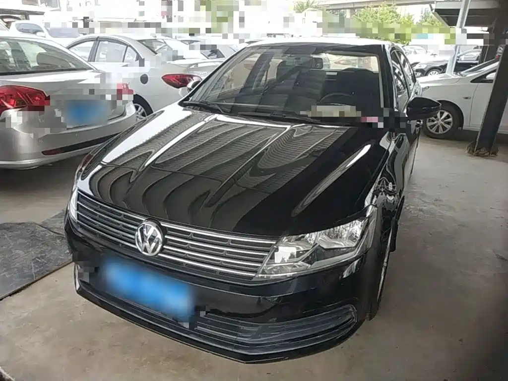 Volkswagen Lavida 2017 1.6L Manual Trend Edition фото 2