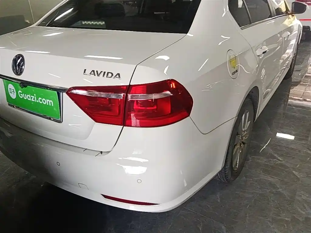 Volkswagen Lavida 2013 Facelift Classic 1.6L Automatic Comfort фото 8