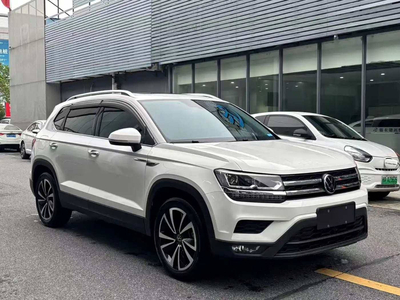 Volkswagen Tharu 2022 280TSI FWD Luxury Edition фото 3