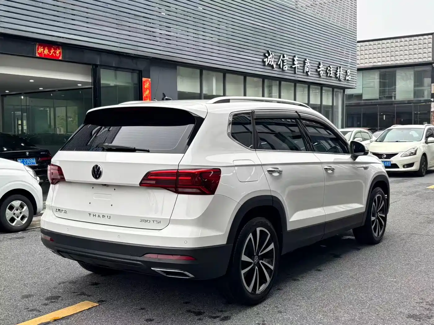 Volkswagen Tharu 2022 280TSI FWD Luxury Edition фото 12